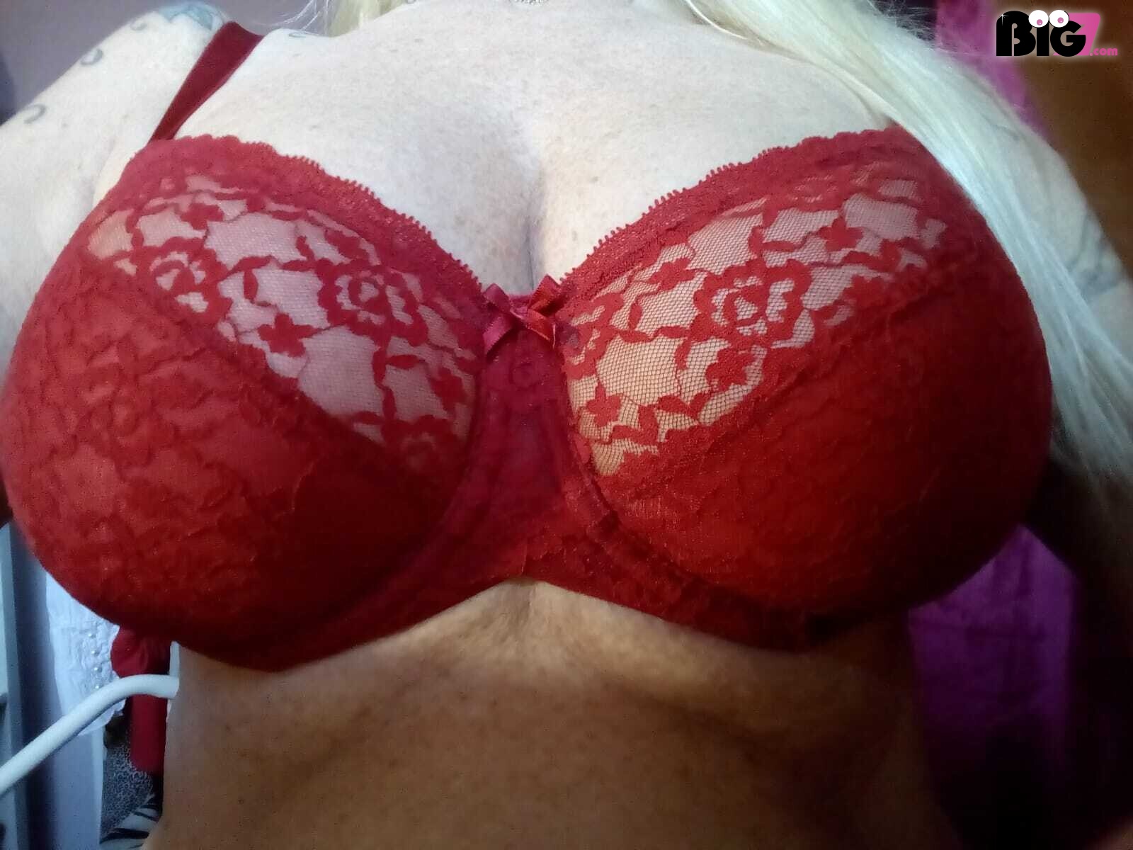 Schnullilein1 - deutsche Porno Darstellerin