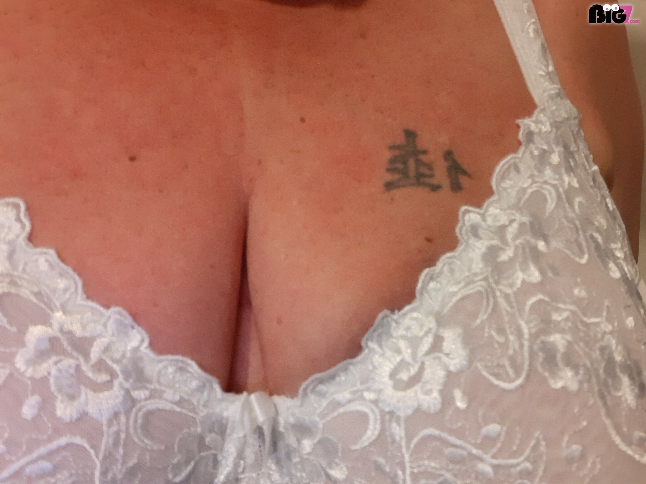 rundnaund – Deutsche Porno Amateurin