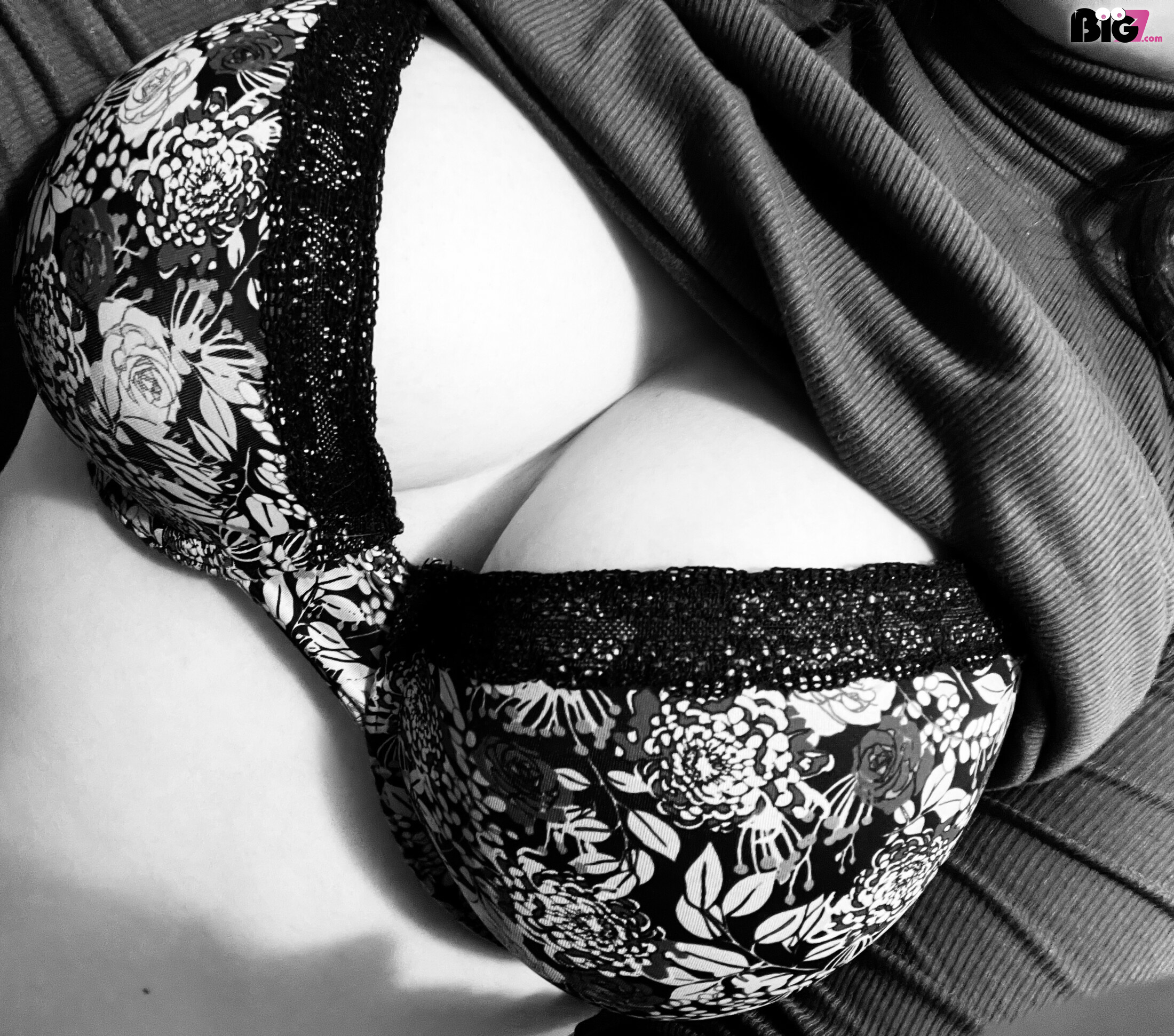 MiiAu – Deutsche Porno Amateurin