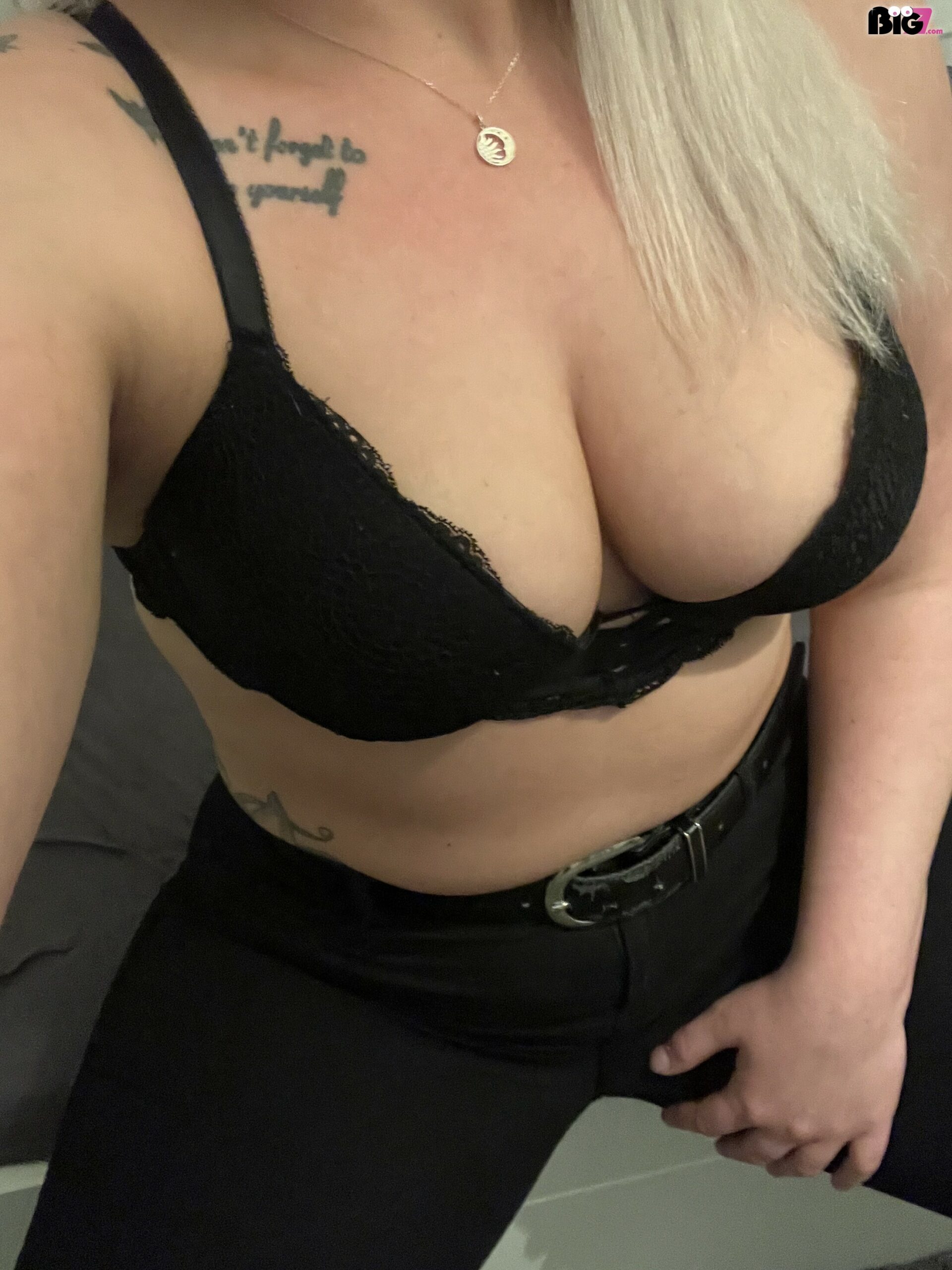 Sexyblondi164 - deutsche Porno Darstellerin