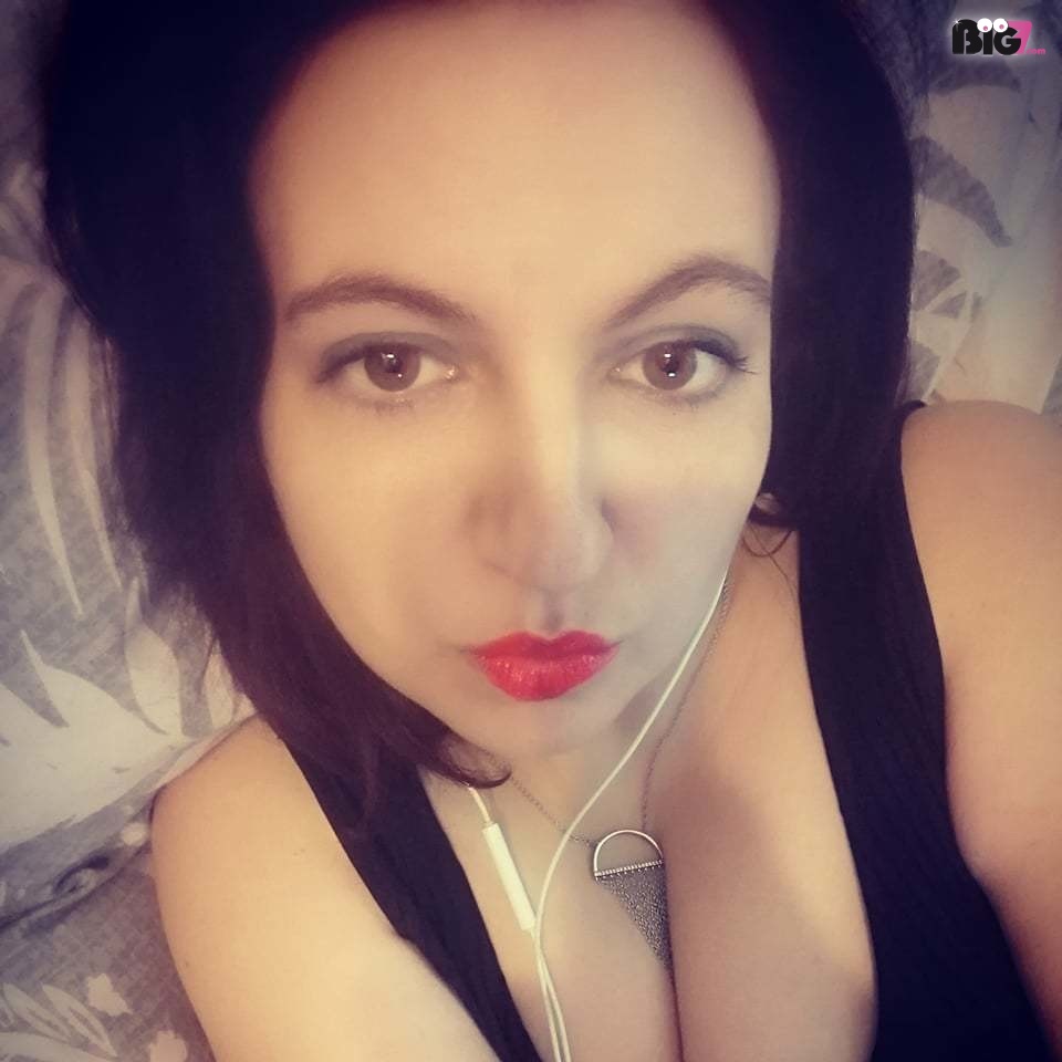 RedRibbon - deutsche Porno Darstellerin