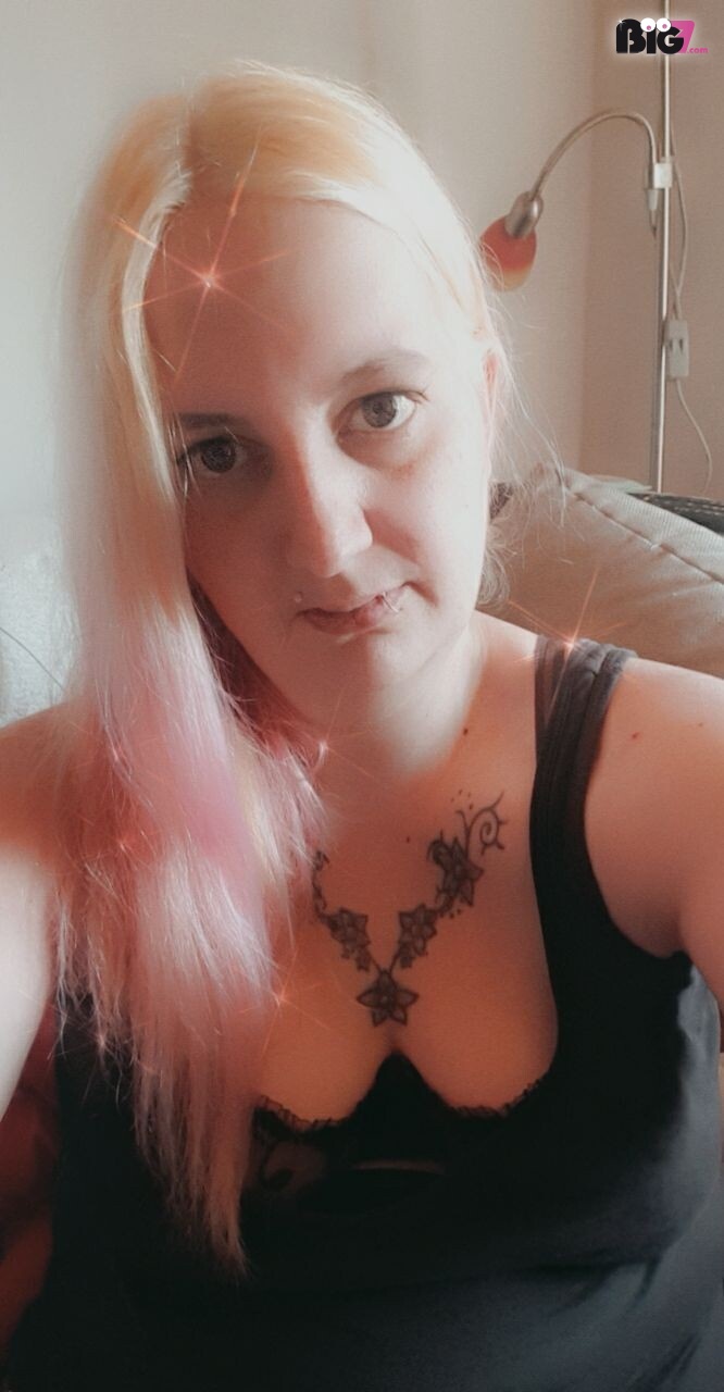 Liebesnest37 – Deutsche Porno Amateurin