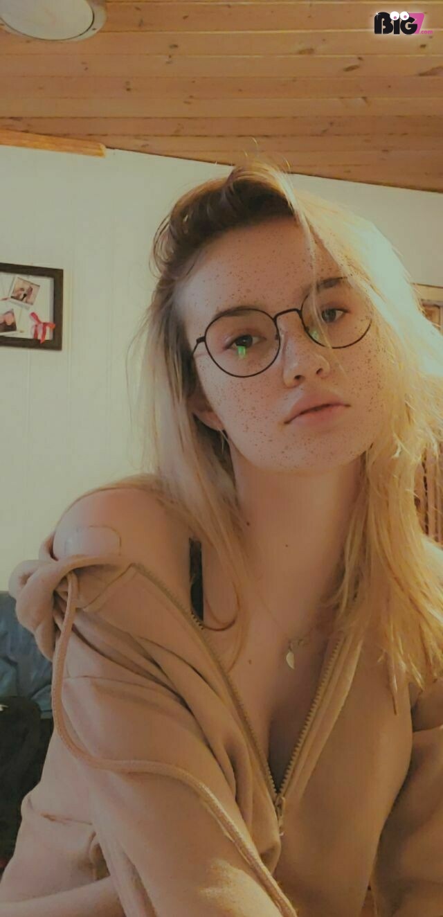 FrancesGlow - deutsche Porno Darstellerin