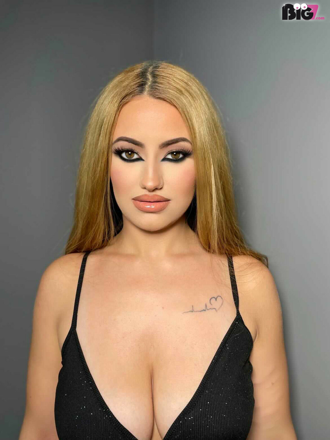 FoxyLove666 – Deutsche Porno Amateurin