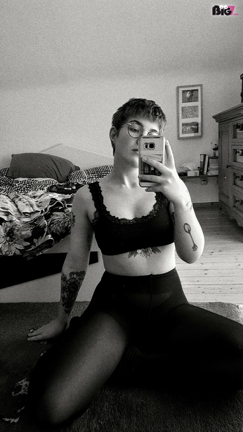 SurrealMagritte – Deutsche Porno Amateurin