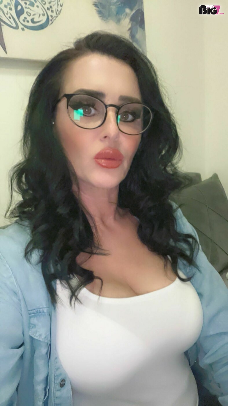BlackCherry82 - deutsche Porno Darstellerin