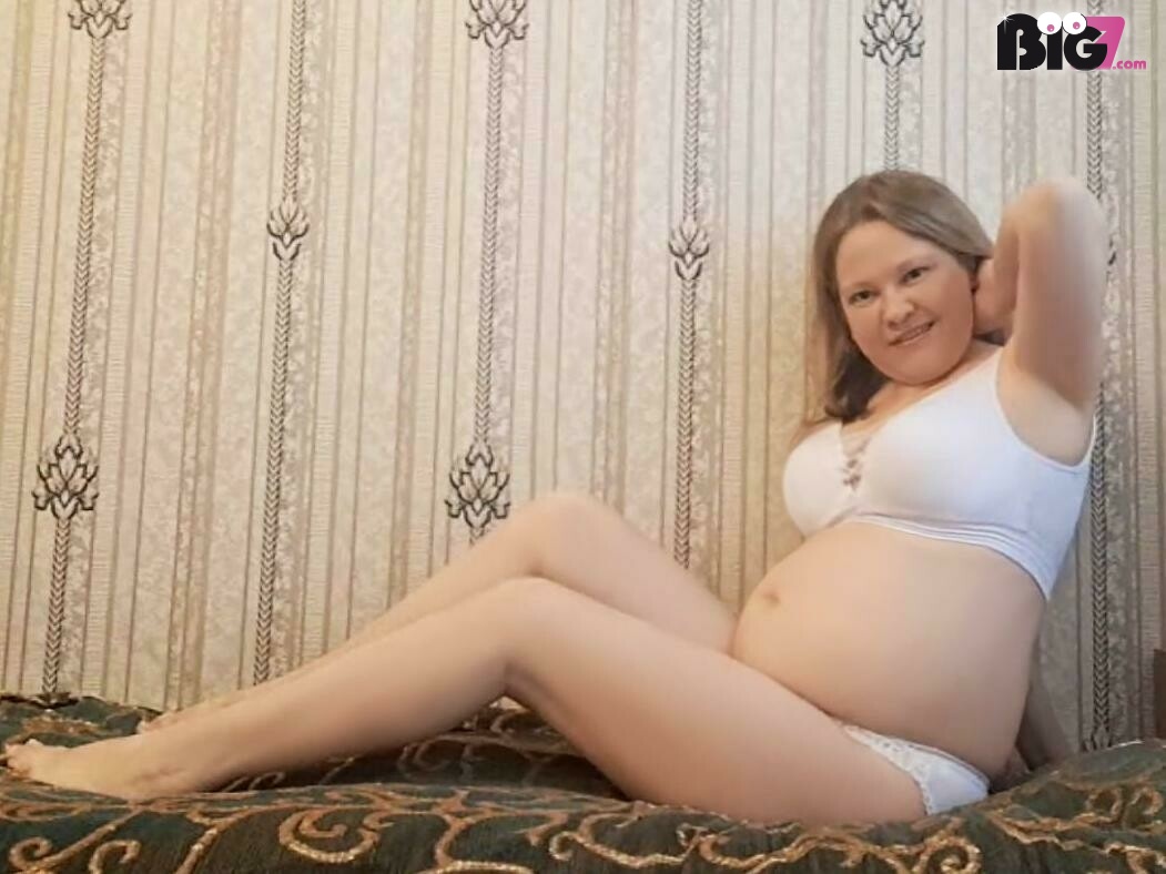ReifeFlorra - deutsche Porno Darstellerin