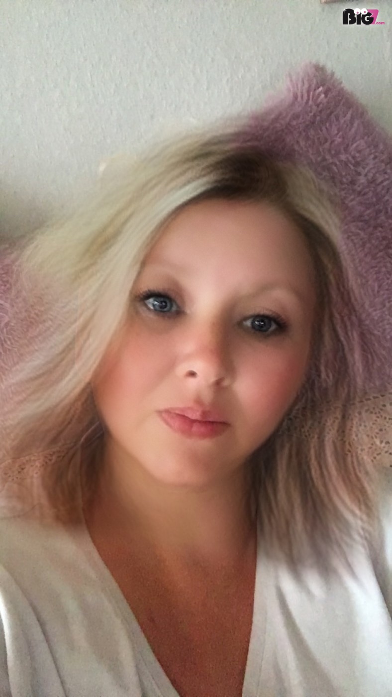 SexyCurvy6 - deutsche Porno Darstellerin