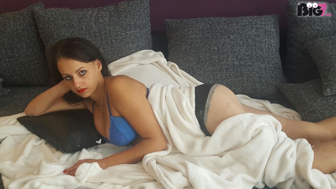 Jenny-h99 – Deutsche Porno Amateurin