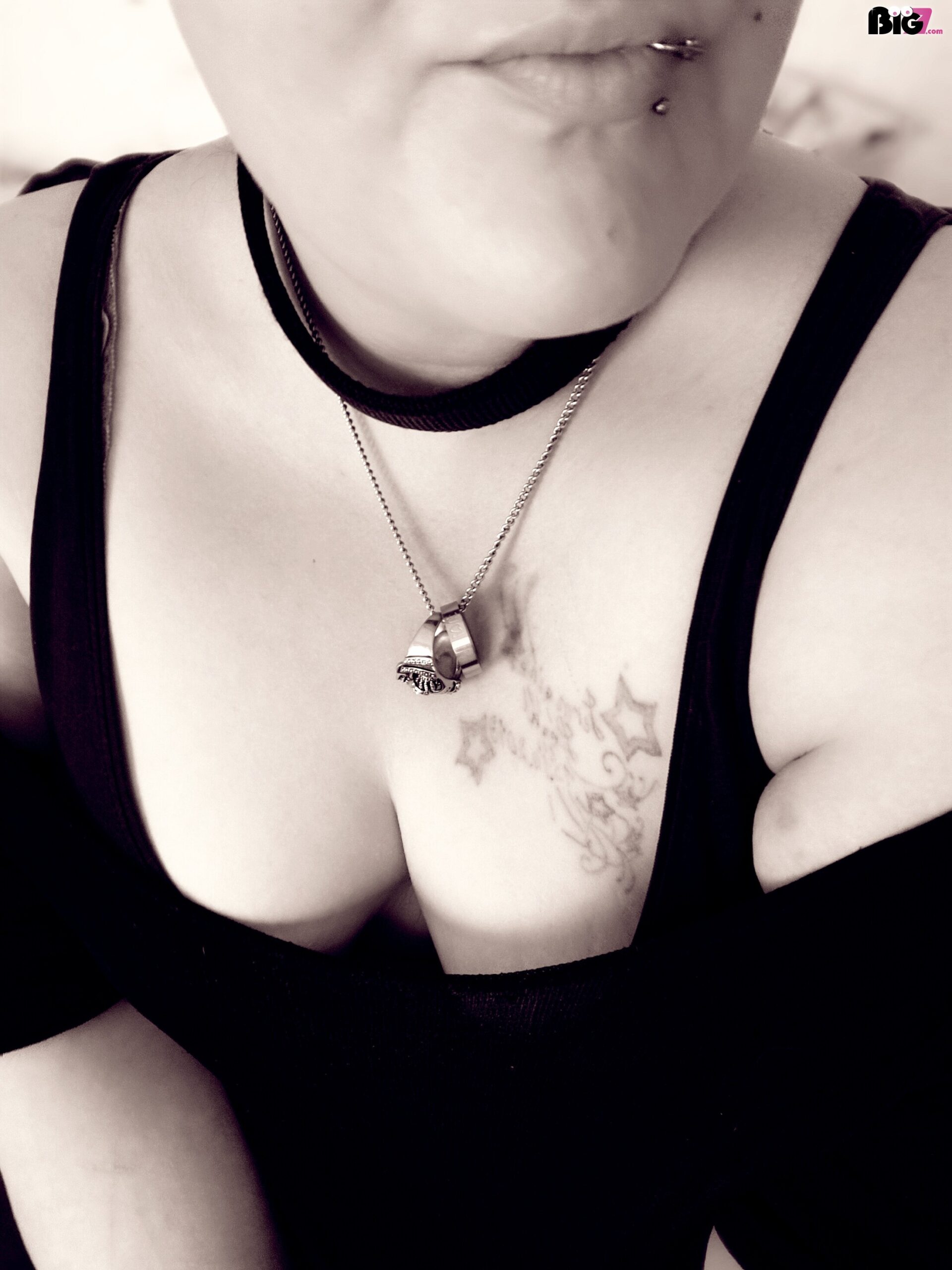 QueenDark – Deutsche Porno Amateurin