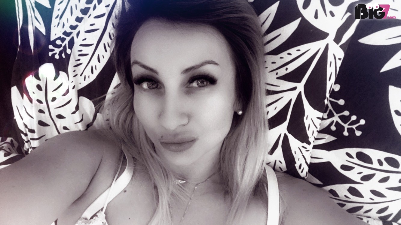 SaraKiss - deutsche Porno Darstellerin