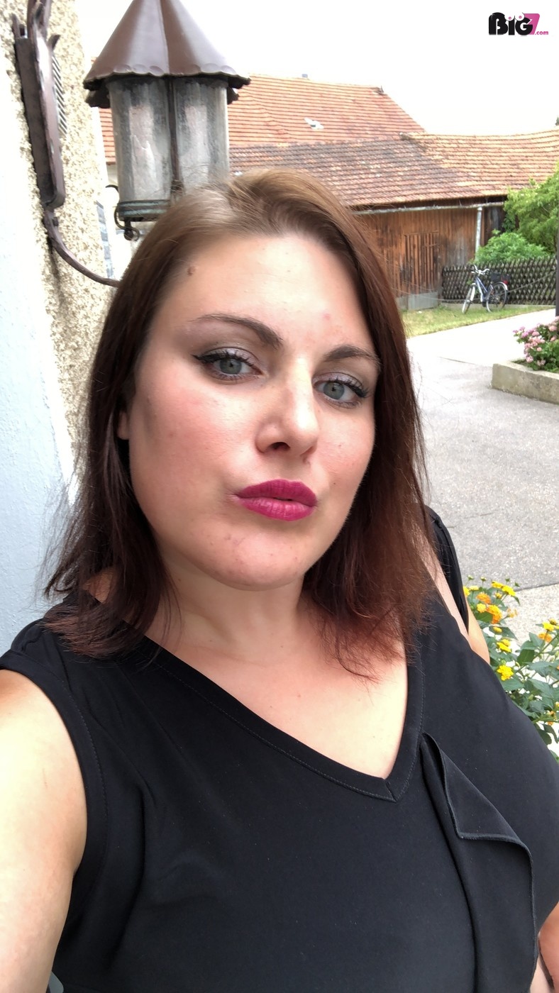 PussySarah97 – Deutsche Porno Amateurin