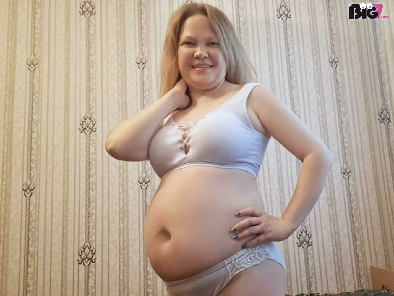 ReifeFlorra - deutsche Porno Darstellerin