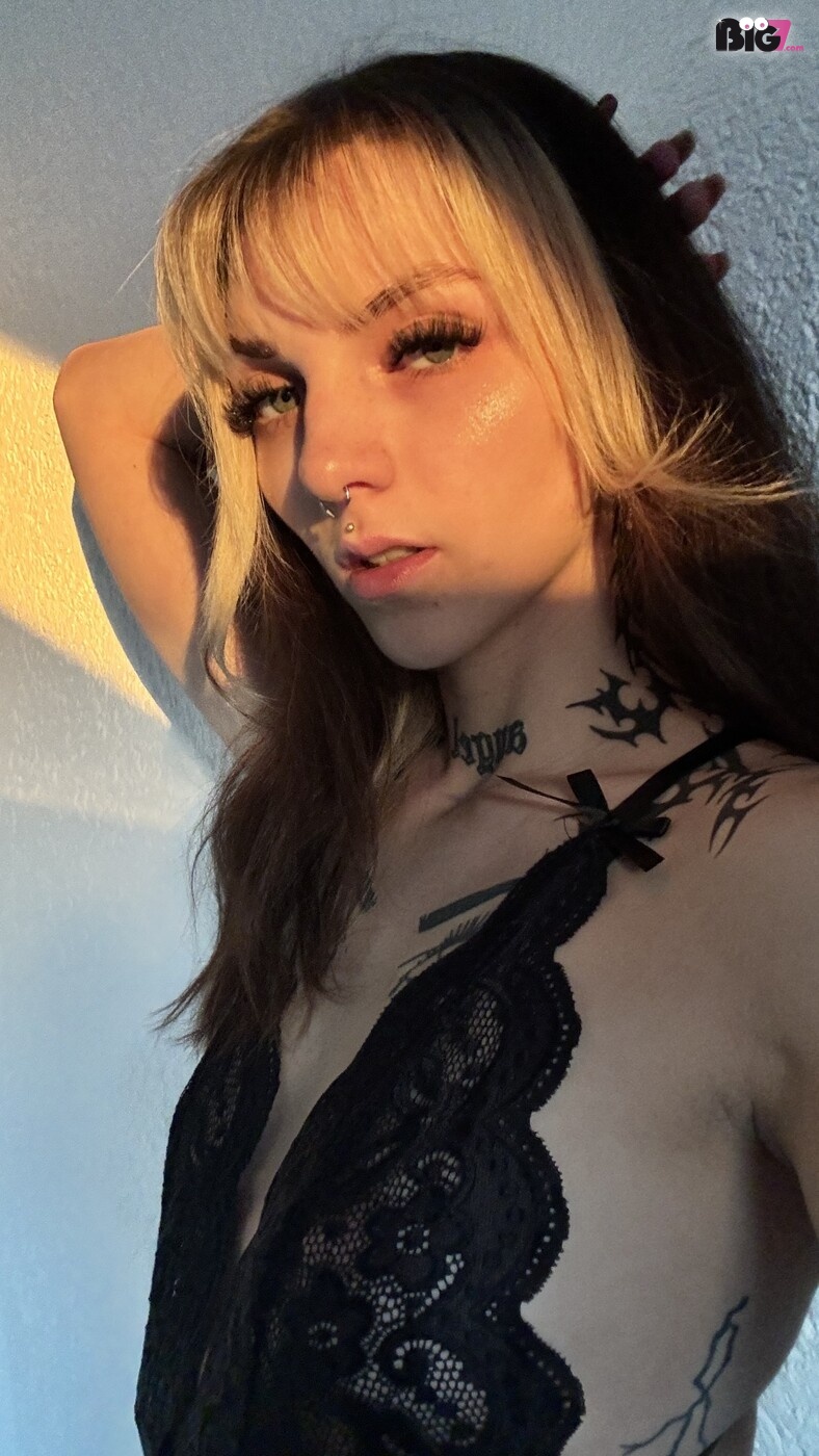 VickyRose - deutsche Porno Darstellerin
