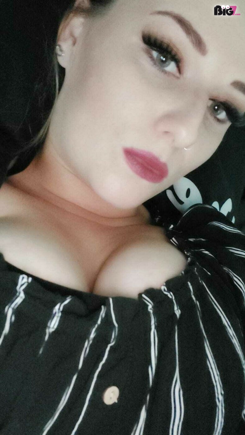 Misses27 - deutsche Porno Darstellerin