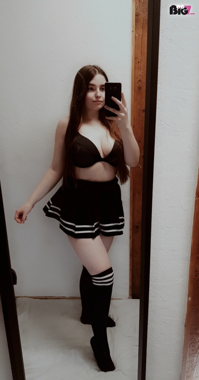 JuicyKas – Deutsche Porno Amateurin